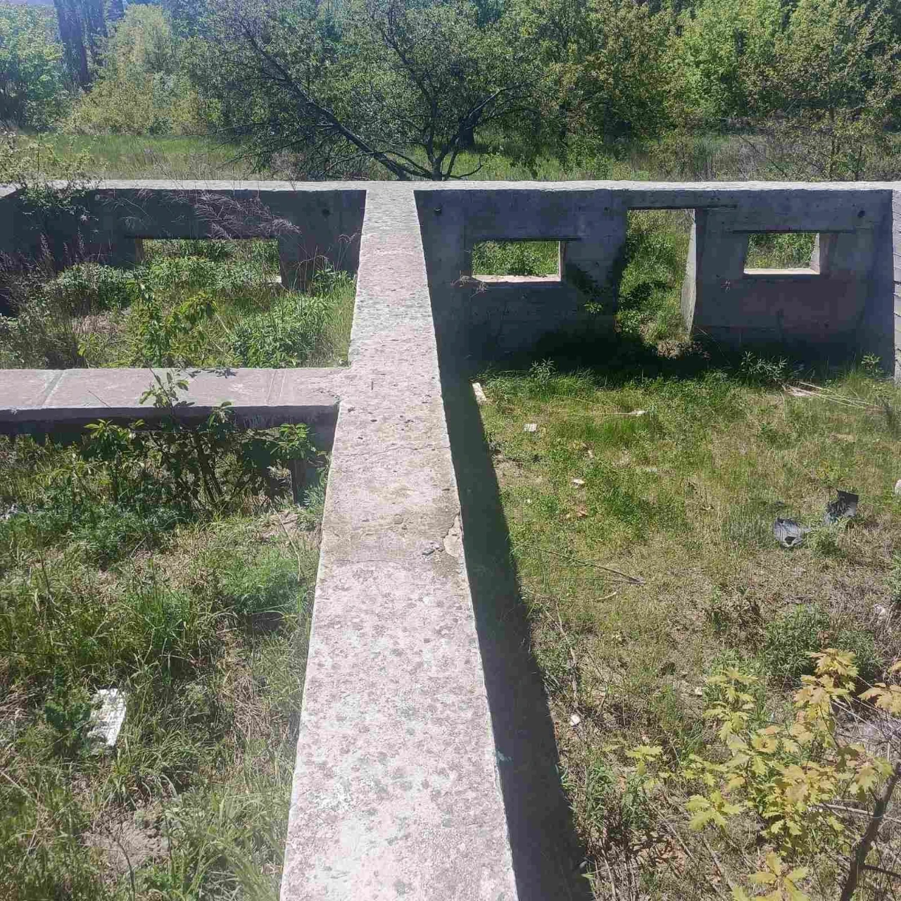 Продаються земельна ділянка,з архітектурним планом  з дозвіл