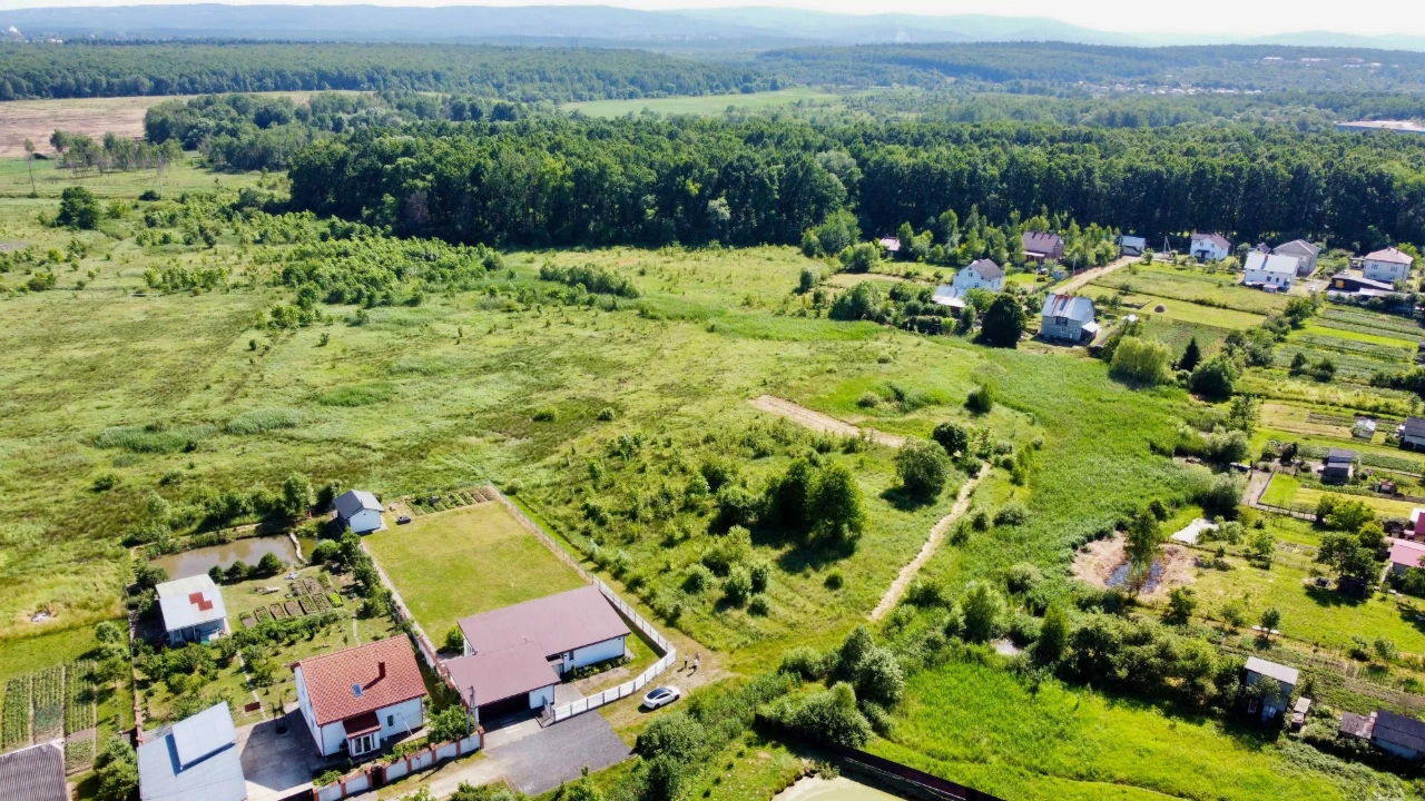 Пропозиція ділянки 15 сот. під будівництво в передмісті Дрог
