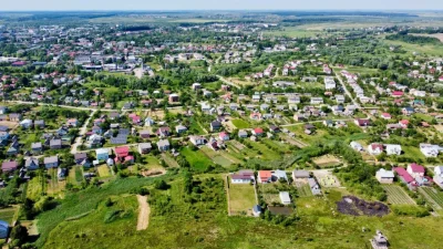 Пропозиція ділянки 15 сот. під будівництво в передмісті Дрог
