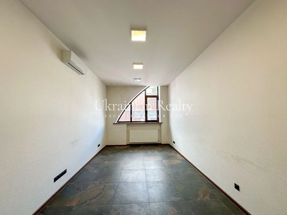 Apartment in the heart of historical Podil - Vozdvyzhenska St., 50