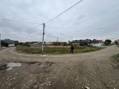 Земельна ділянка під житлову забудову 16,1 сотки, кутова. Св