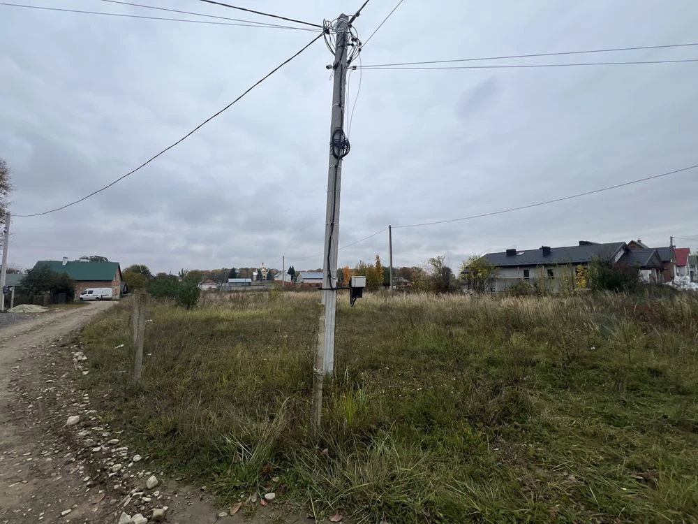 Земельна ділянка під житлову забудову 16,1 сотки, кутова. Св