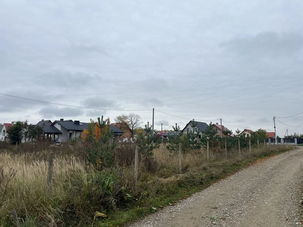 Земельна ділянка під житлову забудову 16,1 сотки, кутова. Св