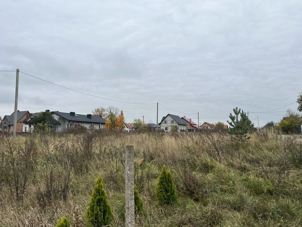 Земельна ділянка під житлову забудову 16,1 сотки, кутова. Св