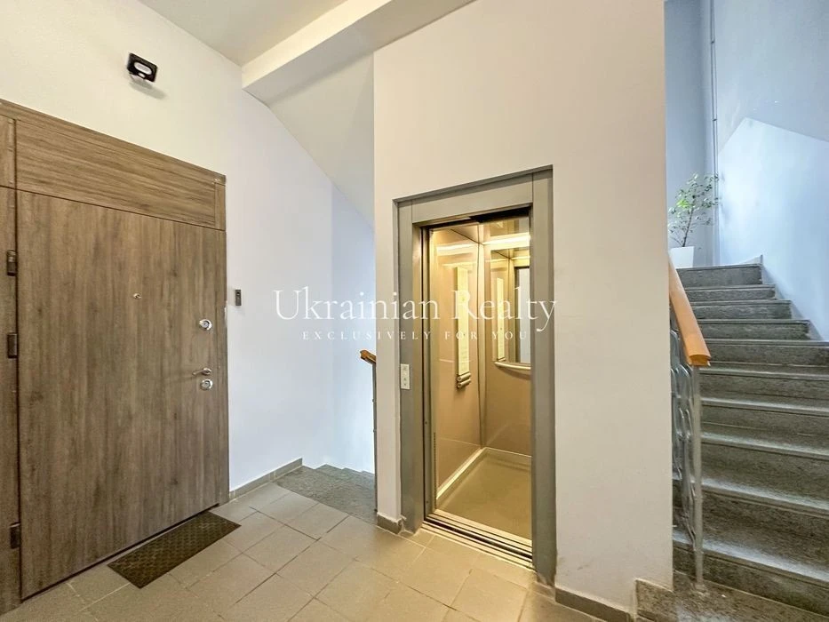 Apartment in the heart of historical Podil - Vozdvyzhenska St., 50