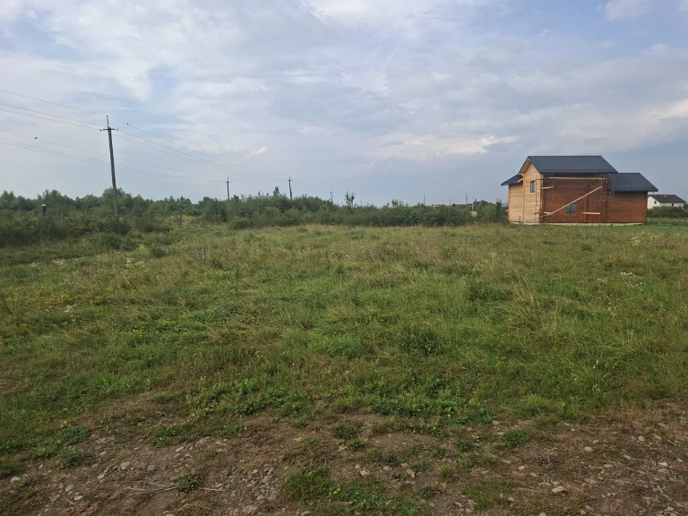 Продам земельну ділянку с. Добряни