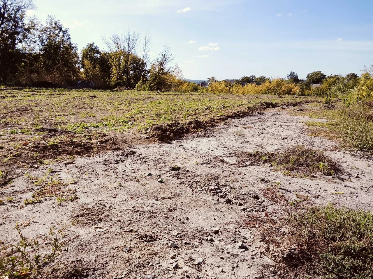 Ділянка з новою будівлею та сонячною електростанцією 10 кВт
