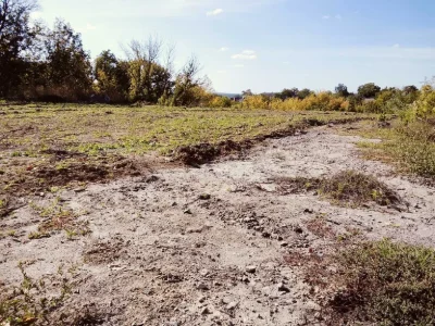 Ділянка з новою будівлею та сонячною електростанцією 10 кВт