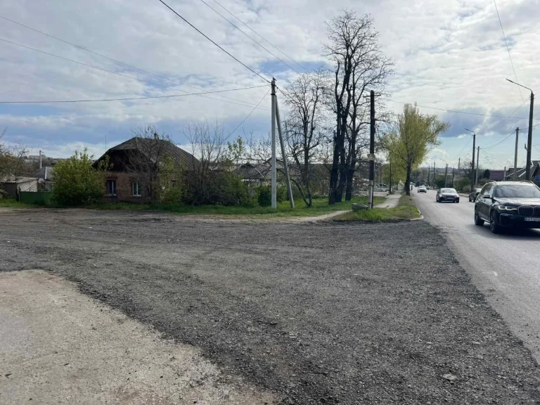 Продам угловой участок, удобный для ведения бизнеса, Богопол