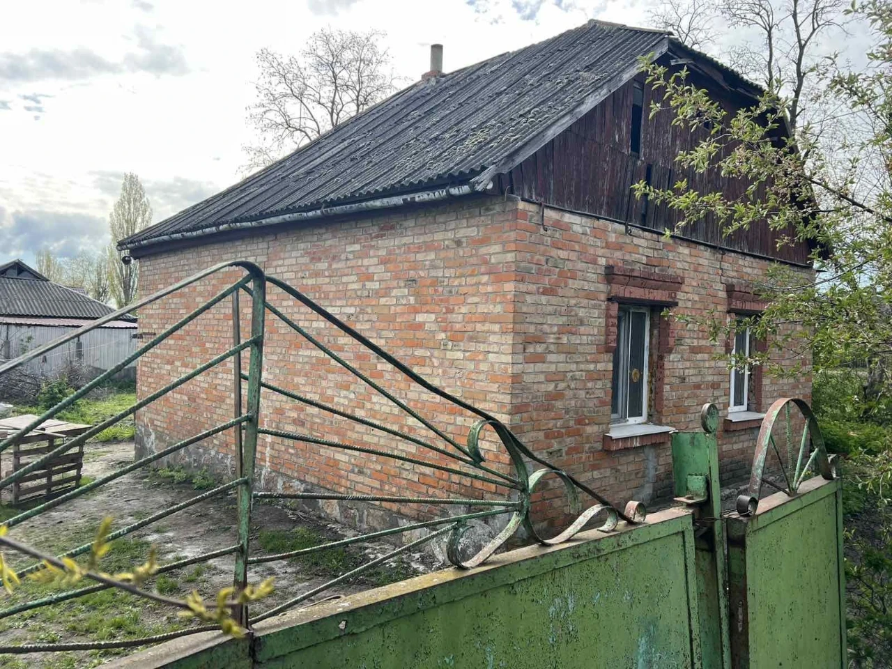 Продам угловой участок, удобный для ведения бизнеса, Богопол