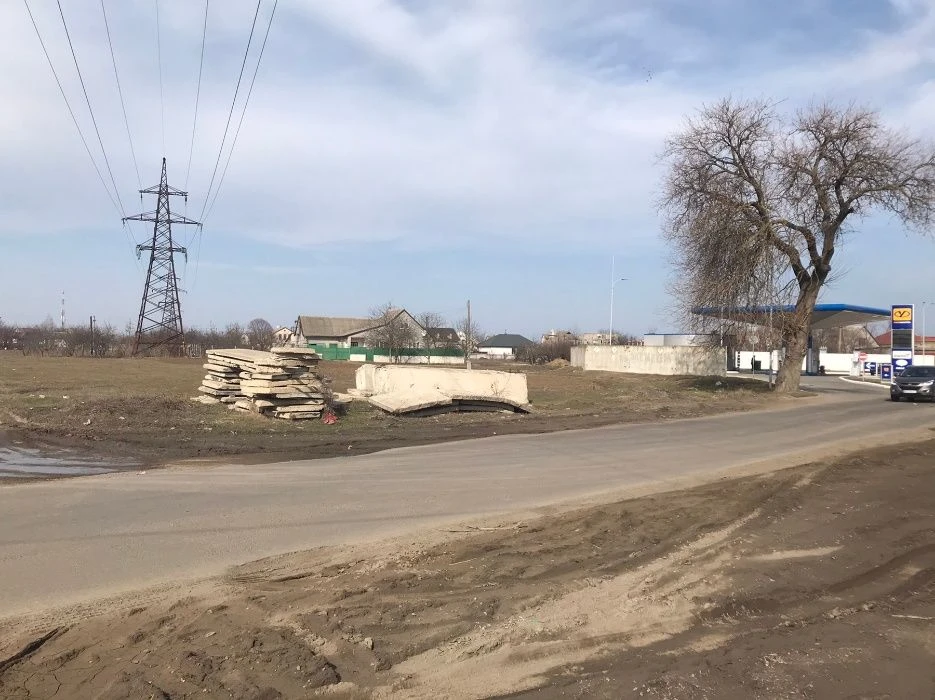 Продам 50 соток. фасадный участок