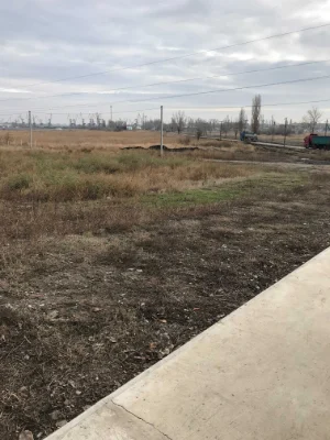 Фасадный участок 25 сот. с видом на озеро в припортовой зоне
