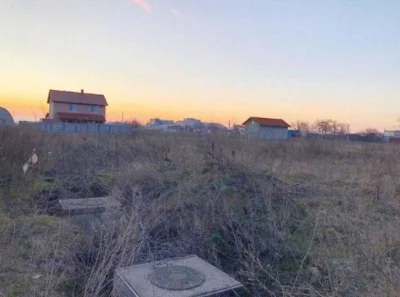 Участок 10 соток Новое Бугово - свет, вода, газ по улице - Л