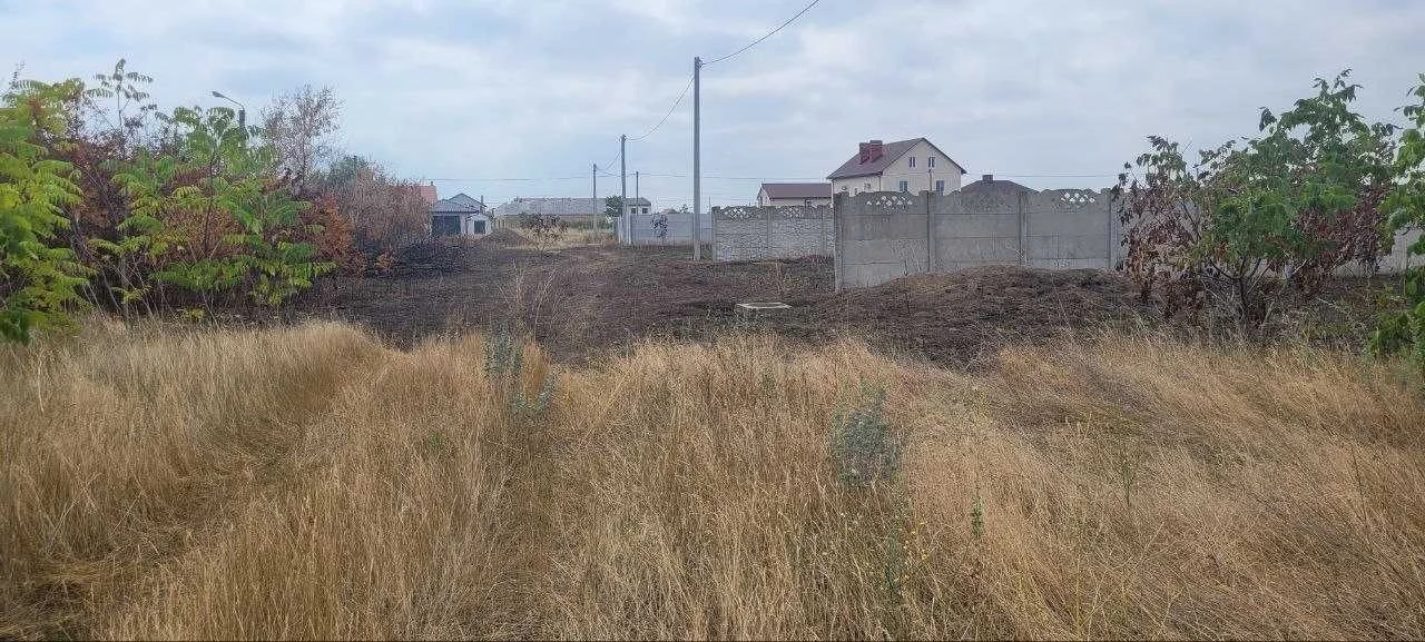 Участок 10 соток Новое Бугово - свет, вода, газ по улице - Л