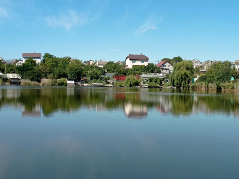 Продам БОЛЬШОЙ земельный участок -10 соток у ОЗЕРА! Рыбалка,