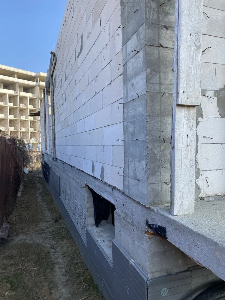 Земля у моря, Гостиница в черте города от собственника