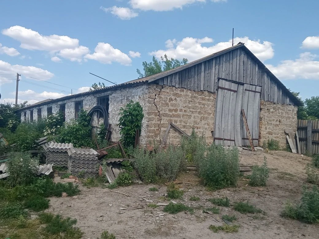 Продам ферму з ділянкою 3.8 га