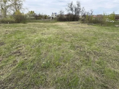 Земельна ділянка в Горішніх Плавнях.