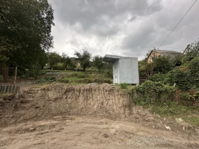 Дачна ділянка біля ставка на мгарському.