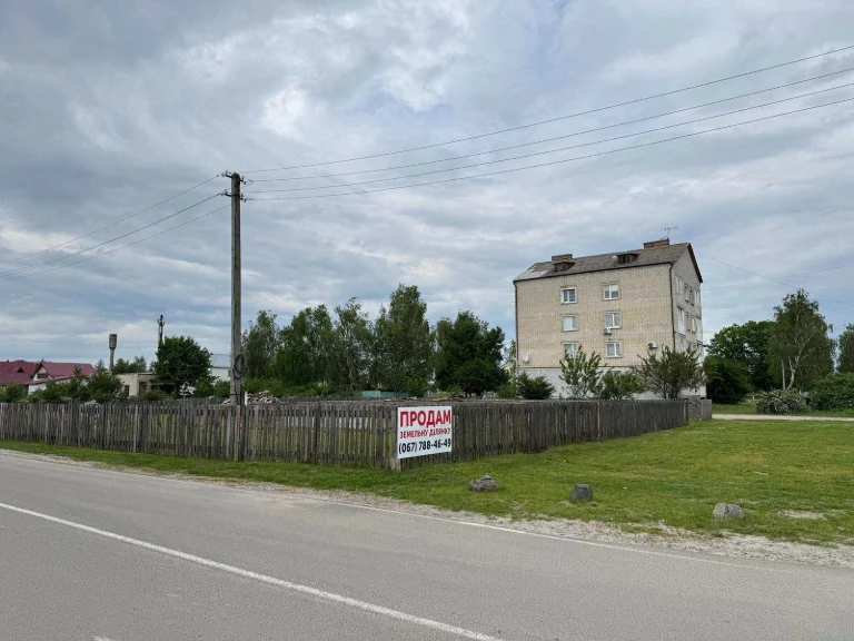 Земельна ділянка м.Березне, 28 соток, вул.Будівельників 6А