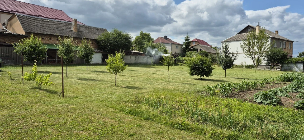 Земельна ділянка під забудову