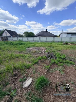 Продається земельна ділянка з асфальтованим доїздом