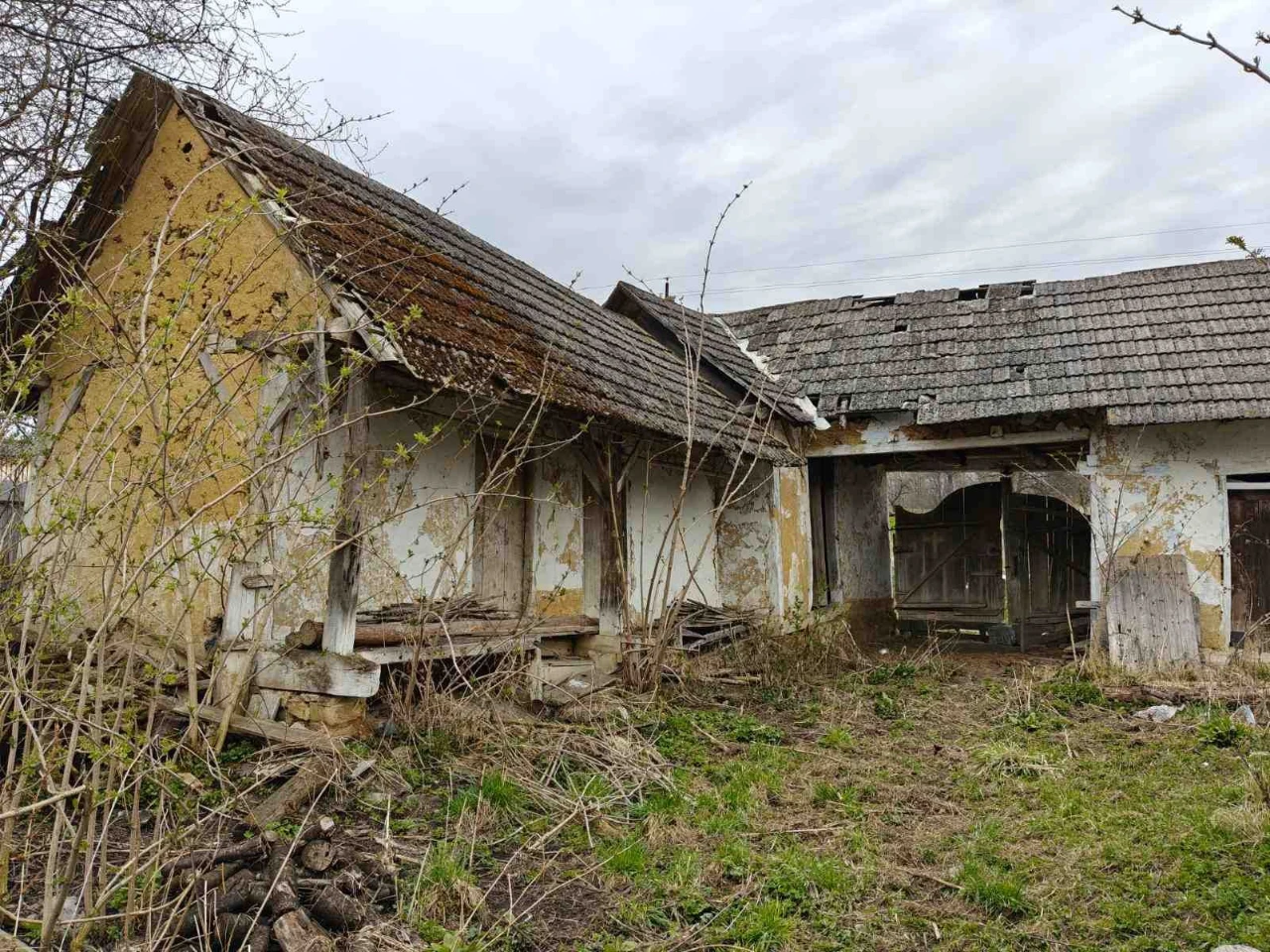 Продам земельну ділянку 25сот з старим будинком