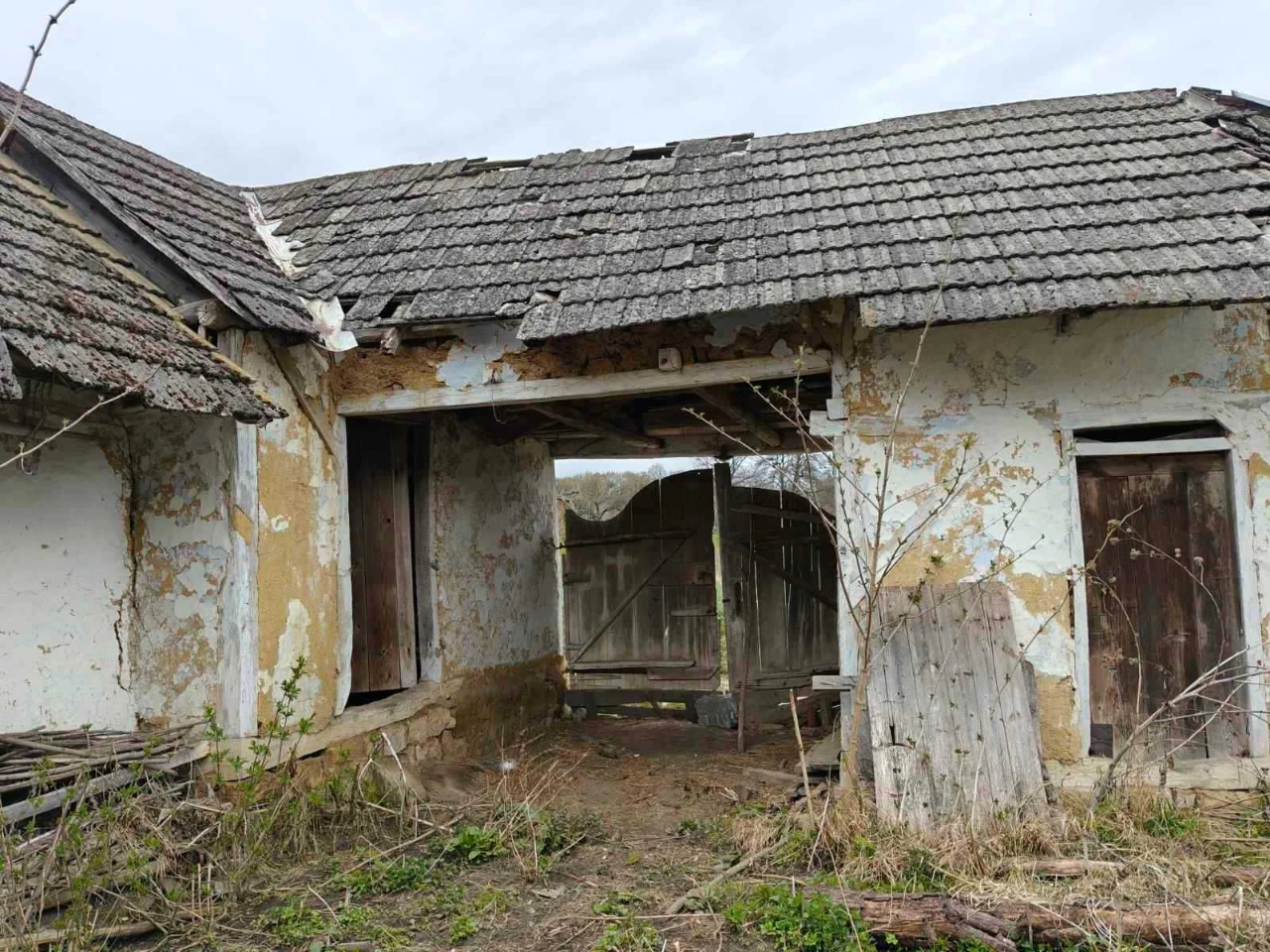Продам земельну ділянку 25сот з старим будинком