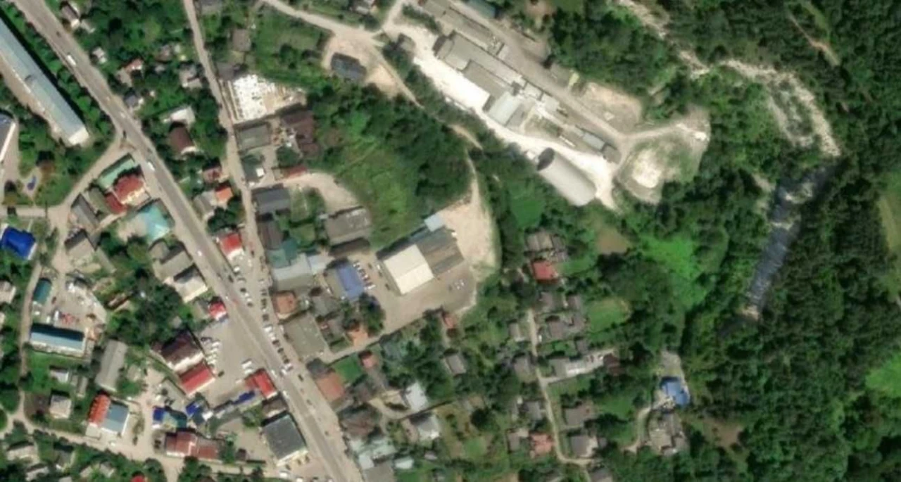 Ділянка під комерцію 13.4 сот (торгівля) вул. Ольжича, 1