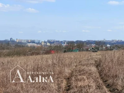Продам велику земельну ділянку під забудову
