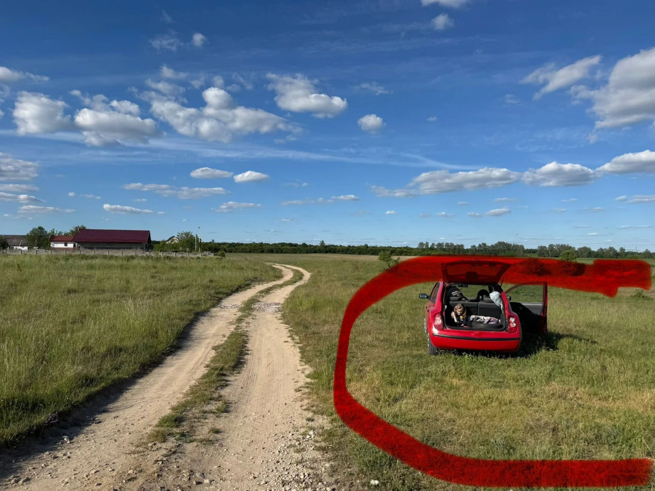 Продам терміново !!земельну ділянку під забудову село старий