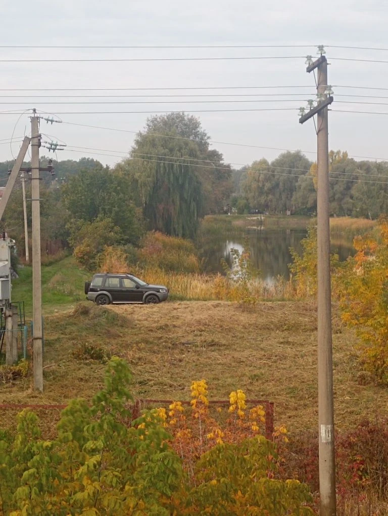 Продажа участка под дачу рядом с большим озером.