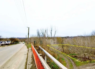 Земля 10 соток фасад 47 м перша лінія від Заводська поряд ЖК