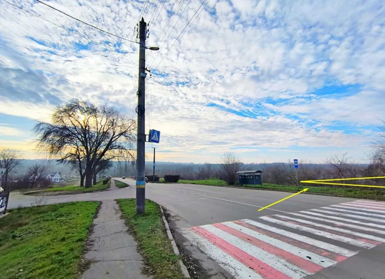 Земля 10 соток фасад 24 м перша лінія від Заводська поряд зу
