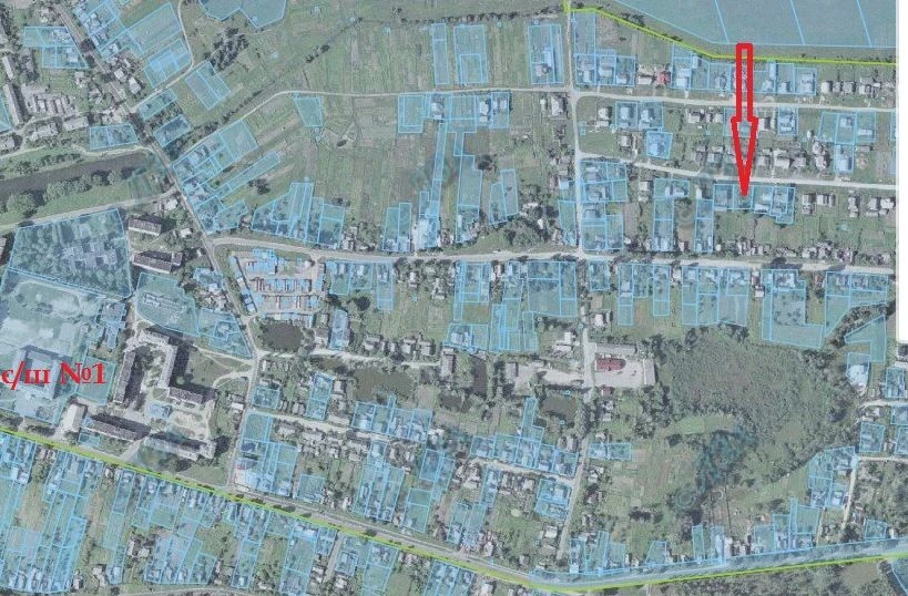 Приватизована земельна ділянка з фундаментом в м. Корюківка,