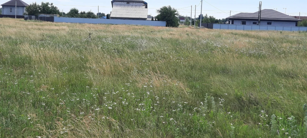 продам зем. ділянку р-н пром.-фінан. банку під  індив. Будів