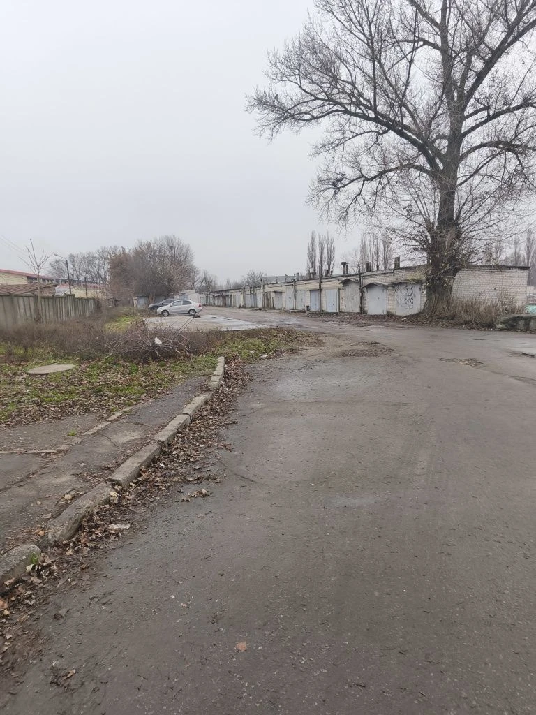 Терміново продаж  участка під будівництво гаража по В.Пугачо