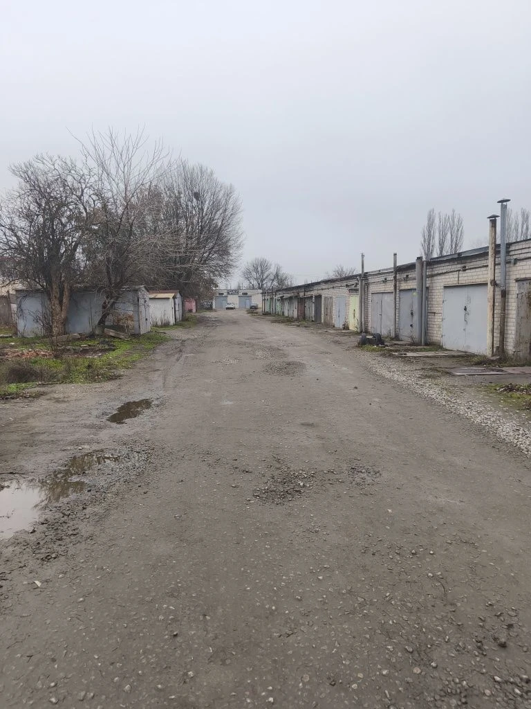 Терміново продаж  участка під будівництво гаража по В.Пугачо