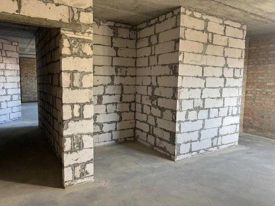 Продам трикімнатну квартиру в центрі міста, новобудова