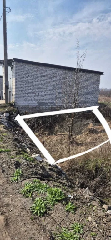 Продаж земельної ділянки 68 під забудову гаража поблизу Лада