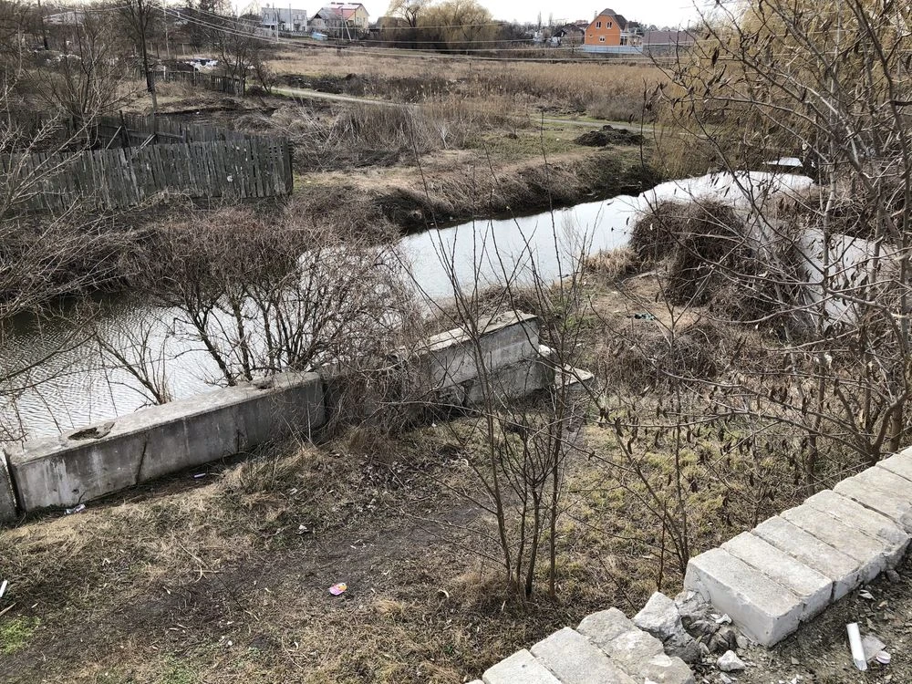 4 суміжні земельні ділянки з недобудовами 50соток