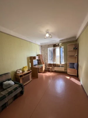 Продается 2х комнитная квартира.