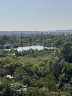 Продается 2х комнитная квартира.