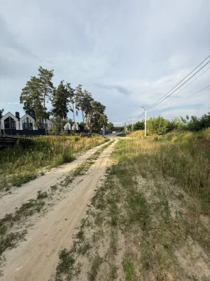Продаж земельної ділянки у перспективному та активно забудов