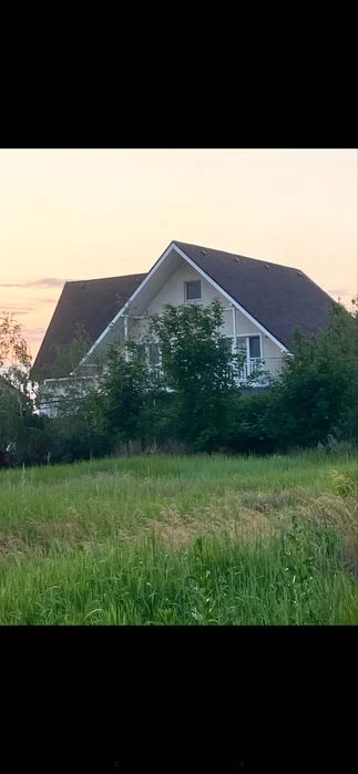 I will sell a unique house with a bomb shelter