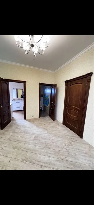 I will sell a unique house with a bomb shelter