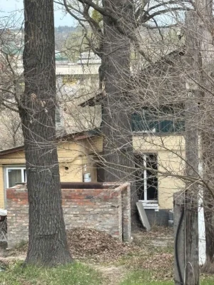 Земельна ділянка з будинком