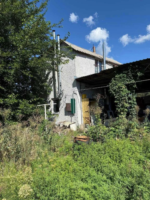 Продам земельну ділянку 6 соток з дачним будинком в Бучі