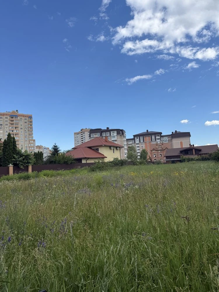 Продаж 14 соток Вишнева вулиця