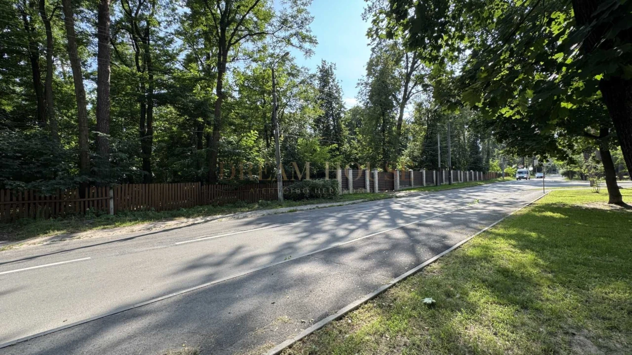 Ділянка 34,5 сотки по вул. Михайловського напроти Вікторія П